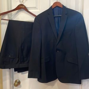 Reaction Kenneth Cole Mens Suit